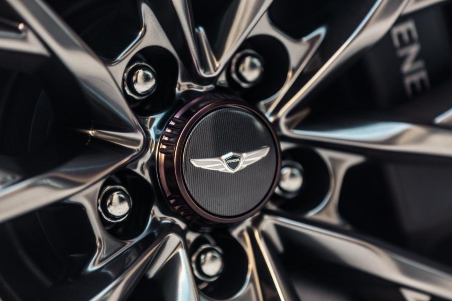Колеса Genesis G80 Sport 2017 года  (NA) (фото 10 из 94)